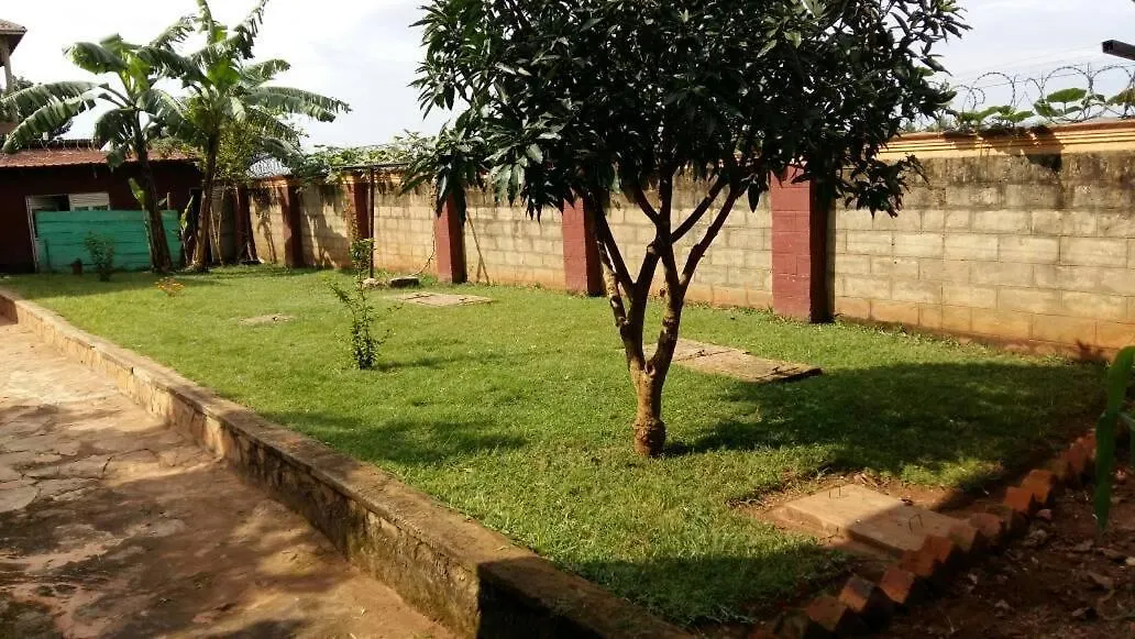 Nice Private 3 Bedroom Holiday Home Entebbe Road Καμπάλα